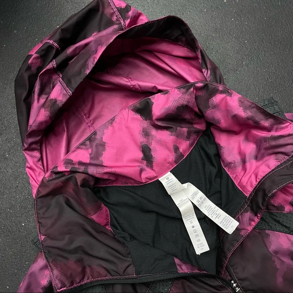 VINTAGE lululemon Vent It Out Jacket wmns sz 6 - Picture 3 of 15